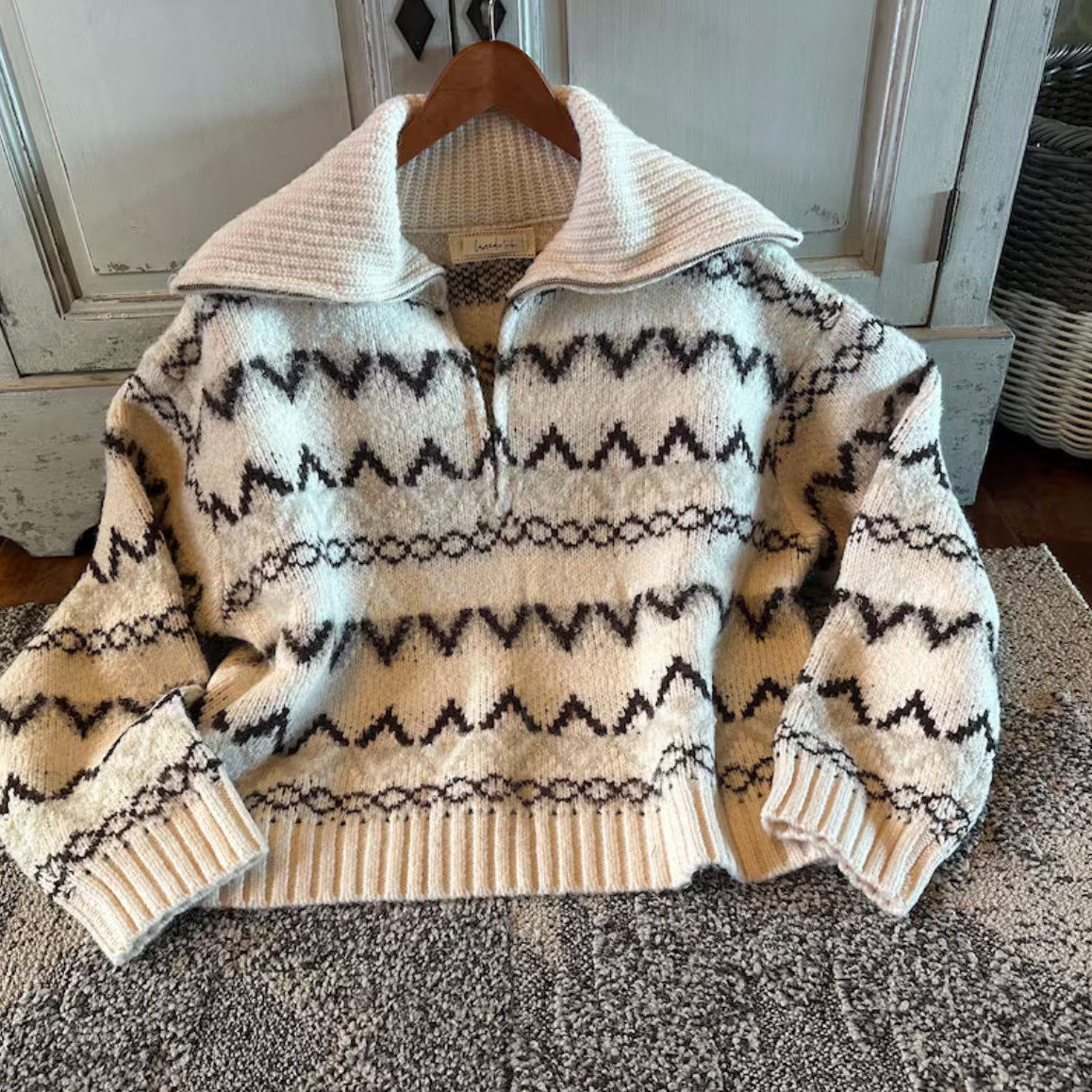 Knitted Half Zip Front Geometric Sweaer