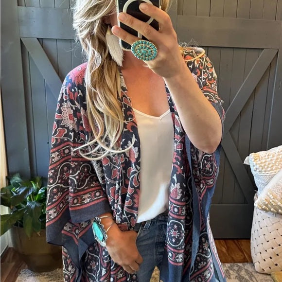 Model Selfie Blue Kimono Outfit
