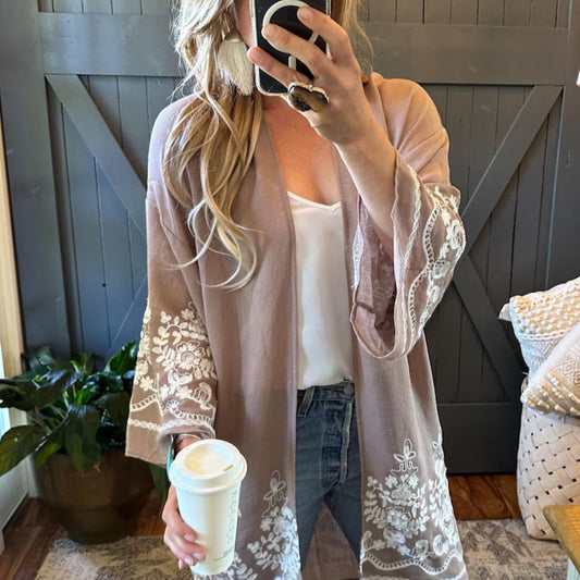 Leavenworth Embroidered Floral Kimono