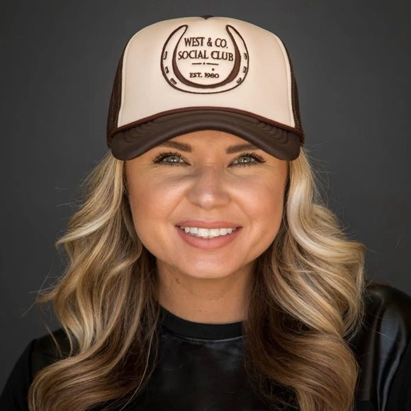 Model View Horseshoe Western Rodeo Trucker Hat
