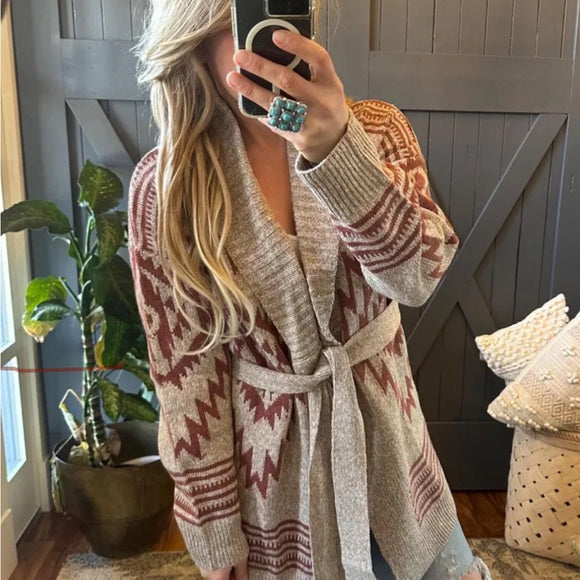 Model Western Cardigan Sweater
