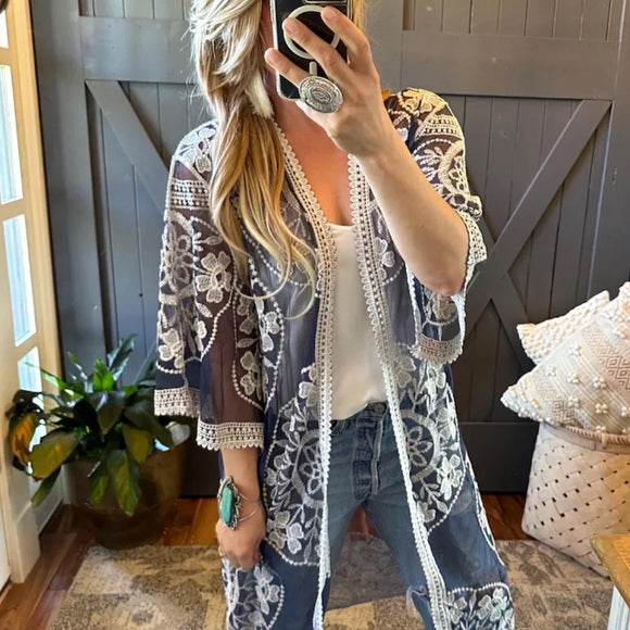 Model Selfie Western Blue Kimono