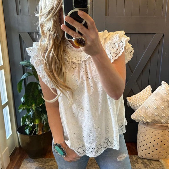 Model White Lace Vintage Cotton Blouse