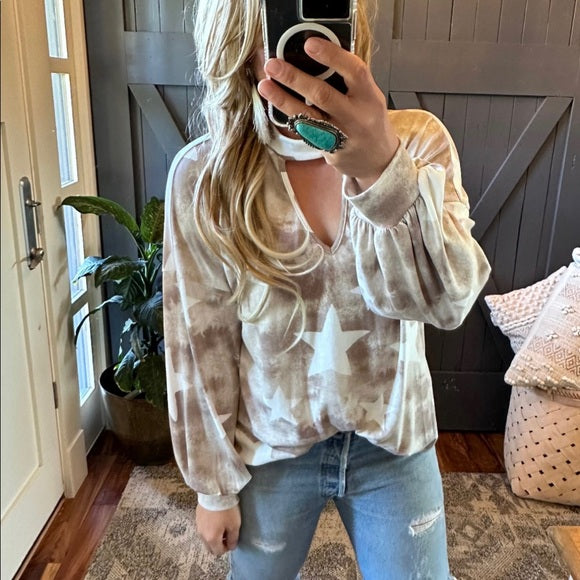 Talulla Star Print Lounge Top in Tan