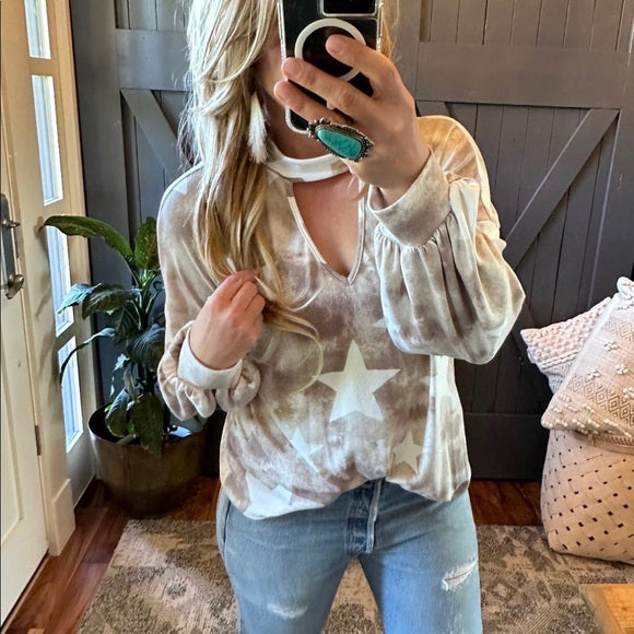 Talulla Star Print Lounge Top in Tan