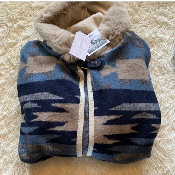 Dunlap Hooded Cloak Sweater Jacket in Blue