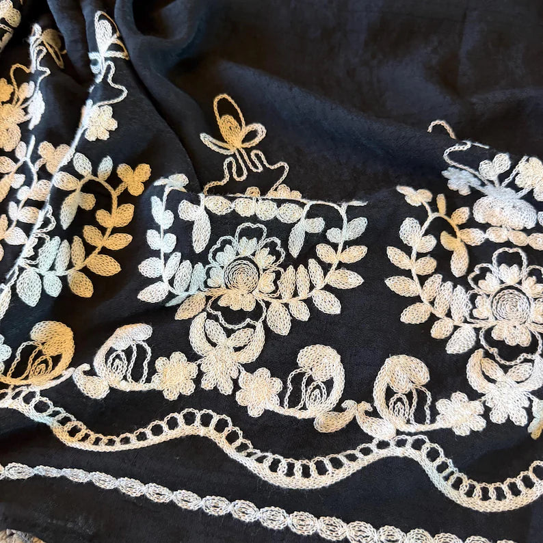 Leavenworth Embroidered Floral Kimono (Copy) - Lavender Tribe