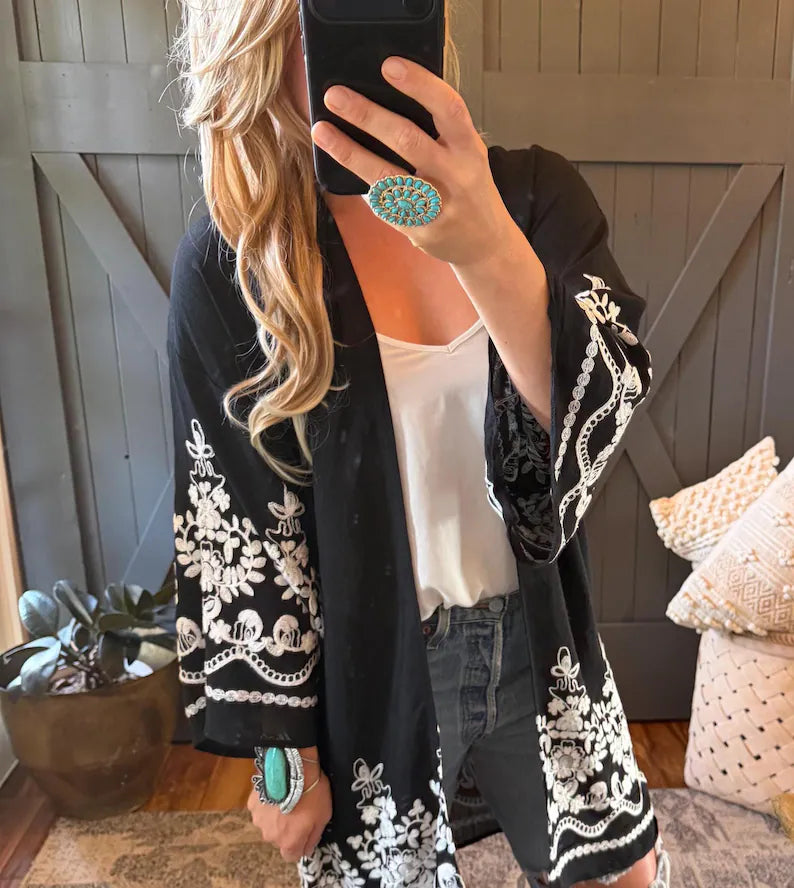 Leavenworth Embroidered Floral Kimono (Copy) - Lavender Tribe