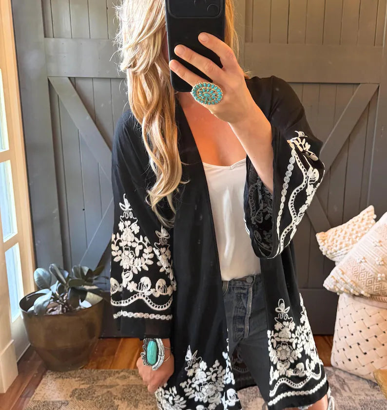 Leavenworth Embroidered Floral Kimono (Copy) - Lavender Tribe