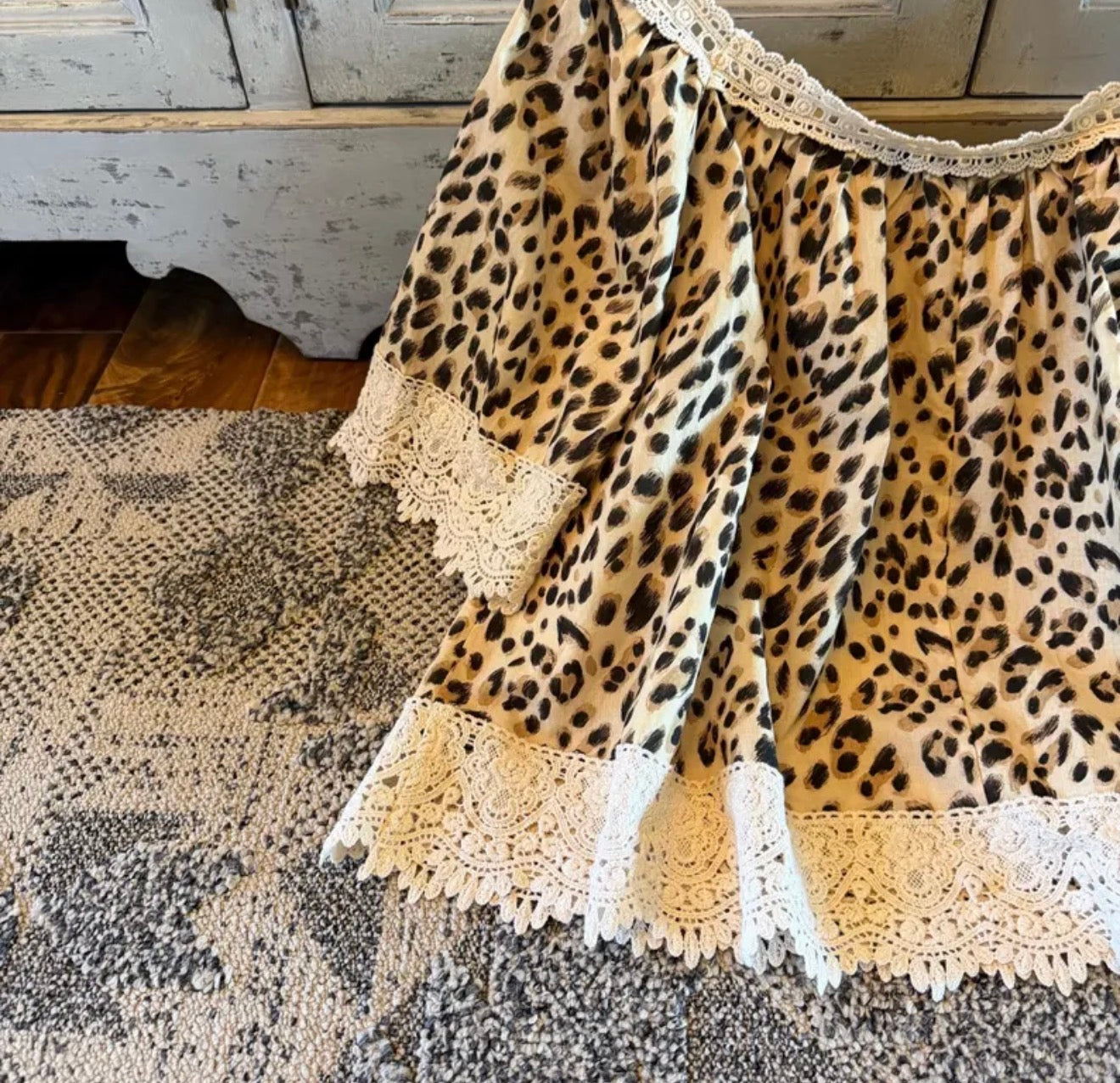 Model Pose Animal Leopard Print Feminine Cotton Blouse