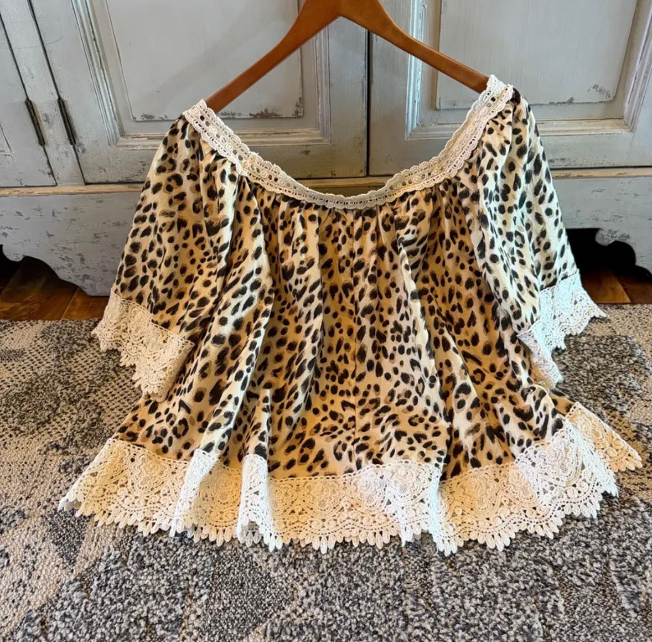 Model Pose Animal Leopard Print Feminine Cotton Blouse