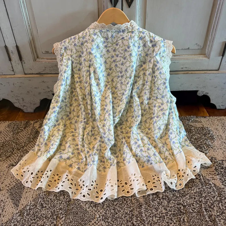Cottage Toile Floral Sleeveless Blouse (Copy) - Lavender Tribe
