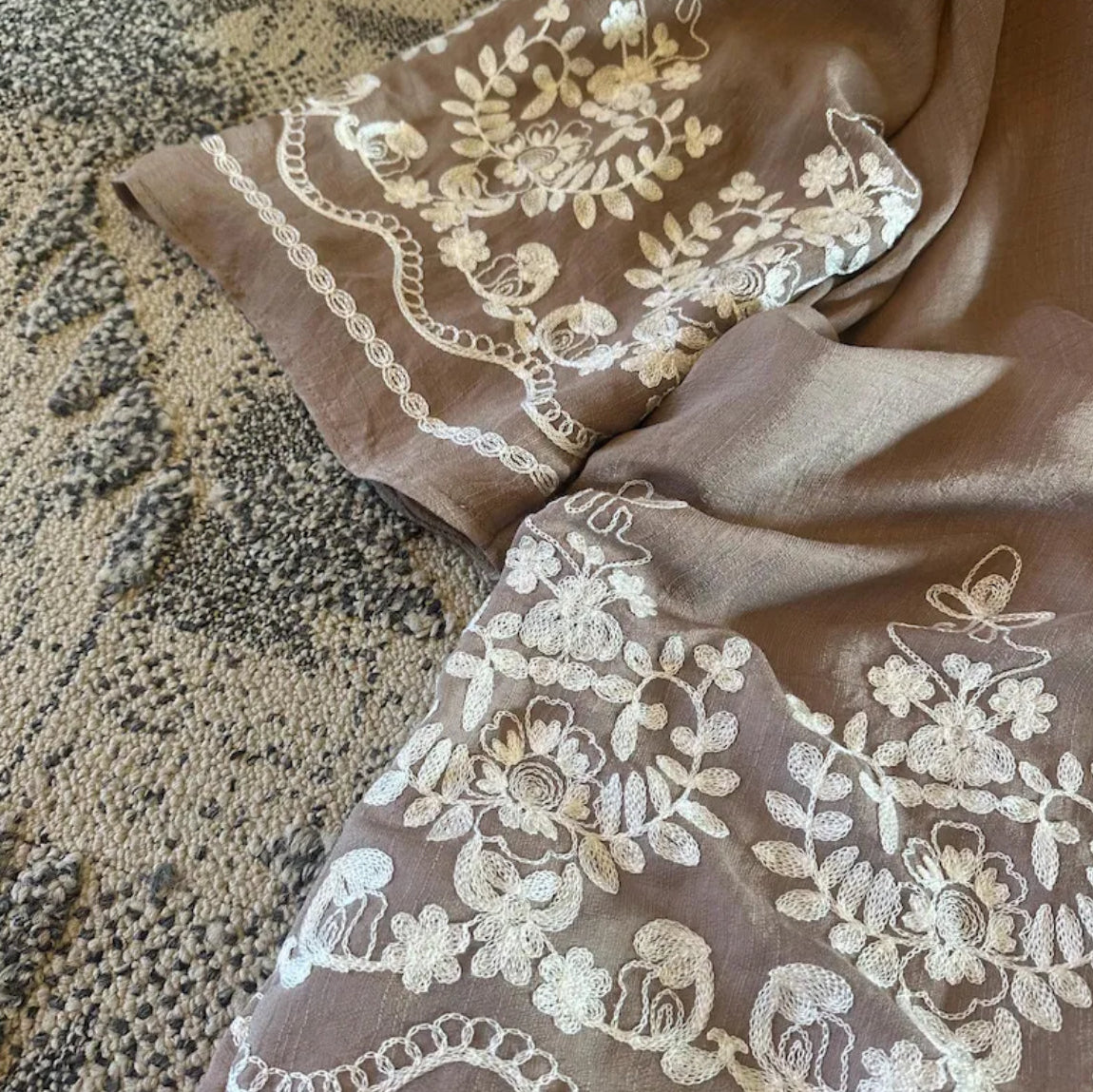 Leavenworth Embroidered Floral Kimono