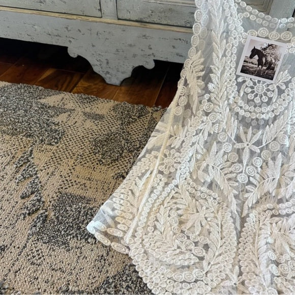 White Lace Sleeveless Blouse Tank - Lavender Tribe