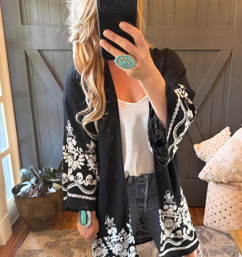 Leavenworth Embroidered Floral Kimono (Copy) - Lavender Tribe
