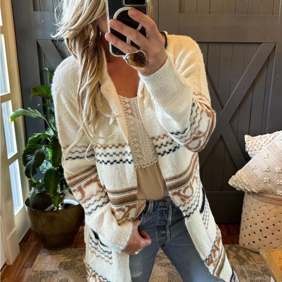 Oak Ridge Cozy Oversized Hooded Cardigan Sweater in Cream Medium